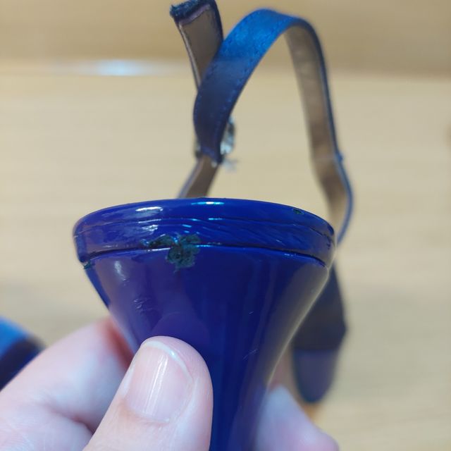 Sandalias moradas tacón alto