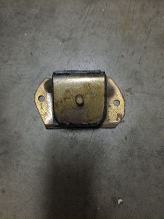 RENAULT 12 taco soporte motor