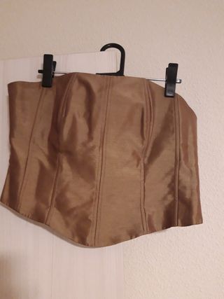 Vestido de fiesta de dos piezas.