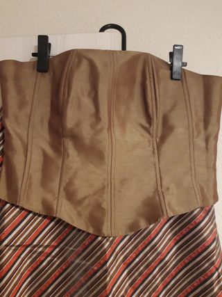 Vestido de fiesta de dos piezas.