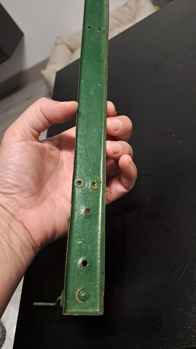 Barrera, paso a nivel de tren hojalata año 1940