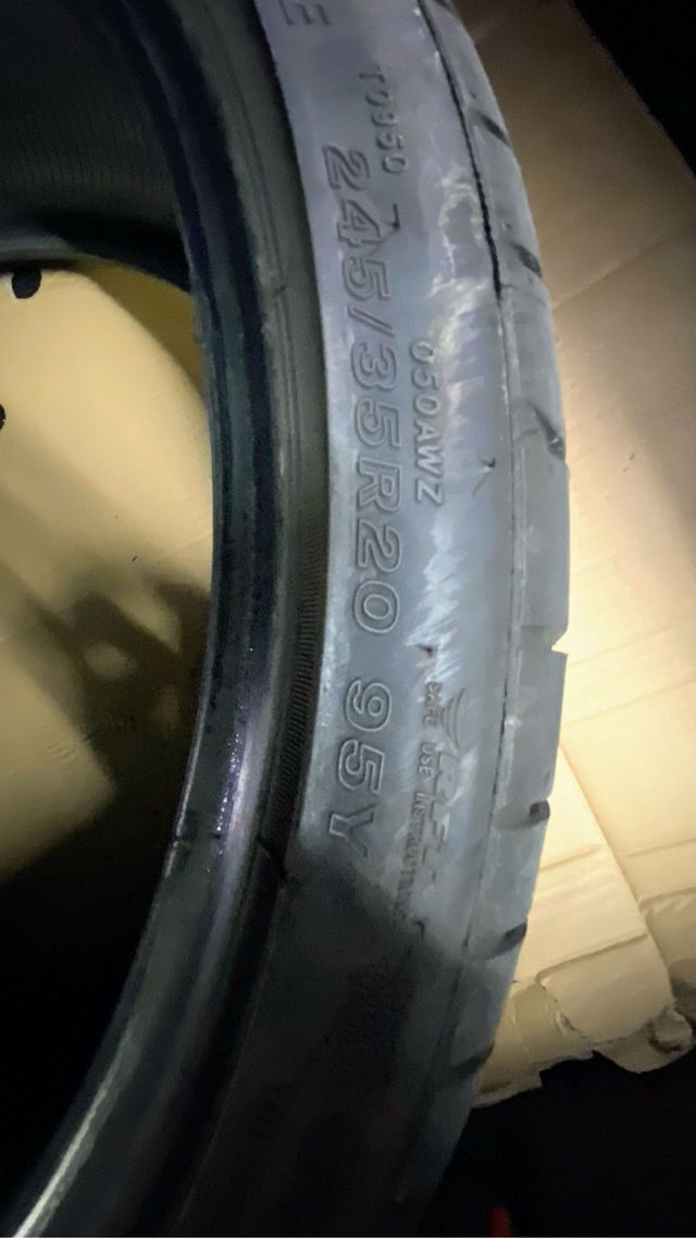 Neumático BRIDGESTONE Potenza  245/35 R20 95Y