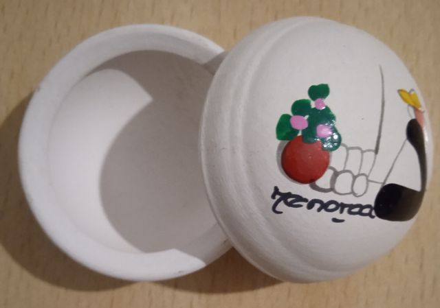 8 Joyeros de porcelana.