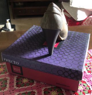 Zapatos elegantes de vestir.