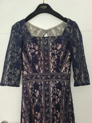 Vestido de encaje azul marino