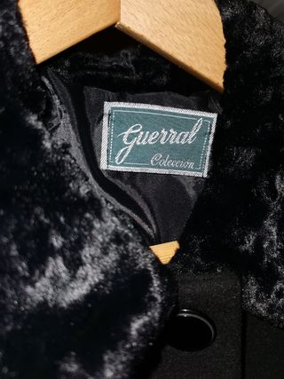 ABRIGO de paño negro