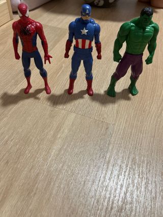 muñecos super heroes