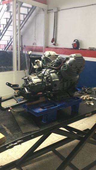 moto guzzi conver v 1000