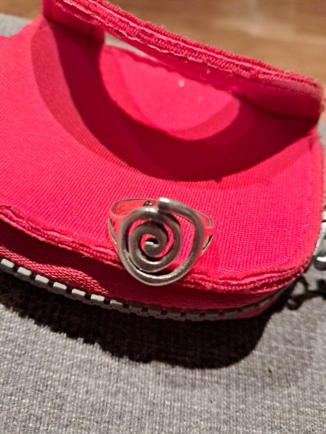 Anillo de plata ee espiral