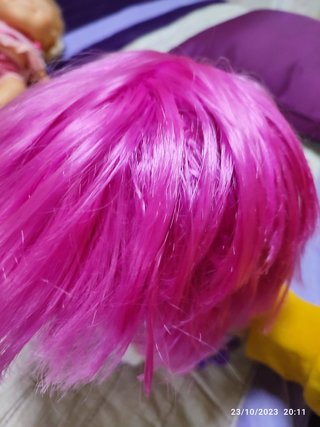 Bebé llorón con pelo