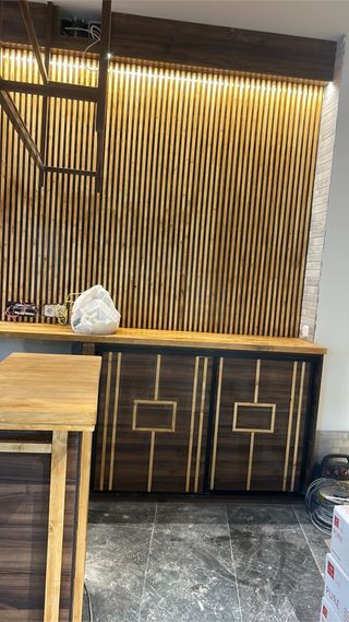 Carpintero de madera y montajes