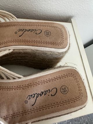 Sandalias yute