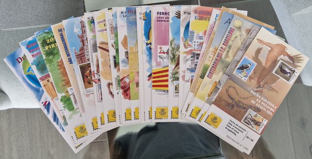 Folletos, boletines informativos de Correos SF