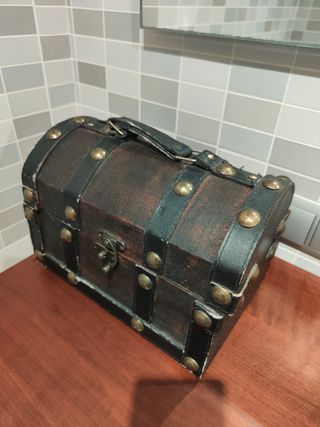 Escalera baúl cesto