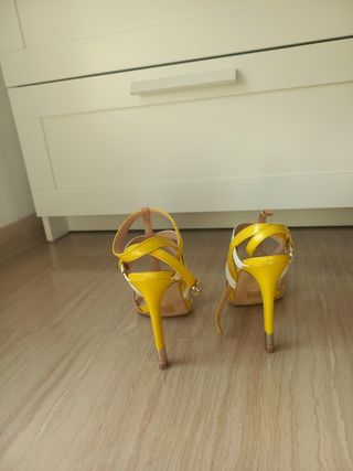 Sandalias tacón GUESS