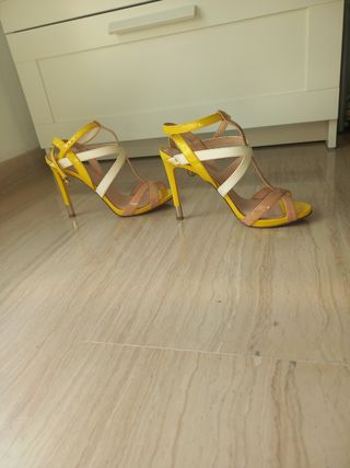 Sandalias tacón GUESS