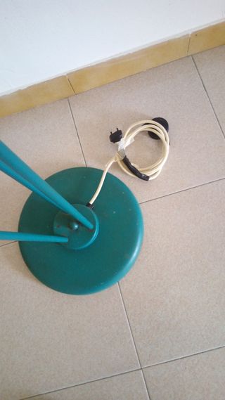 Piantana in ferro color turchese