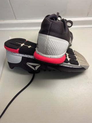 ZAPATILLAS REEBOK POCO USO 