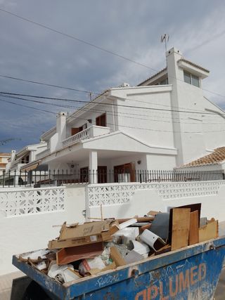 Albañil,fontanero, electricista etc..