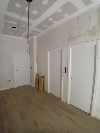 El montaje de puertas