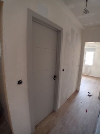 El montaje de puertas
