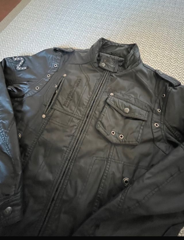 chamarra negra chico inside