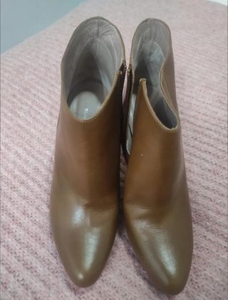 Botines camel Gloria Ortiz