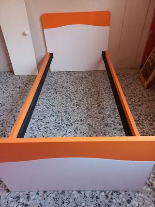 Cama de 90 con base tapizada más colchón