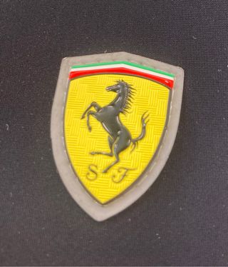 chaqueta Ferrari sofshell negra Castro Urdiales