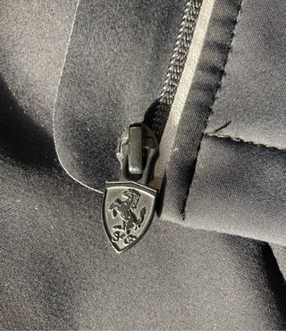 chaqueta Ferrari sofshell negra Castro Urdiales