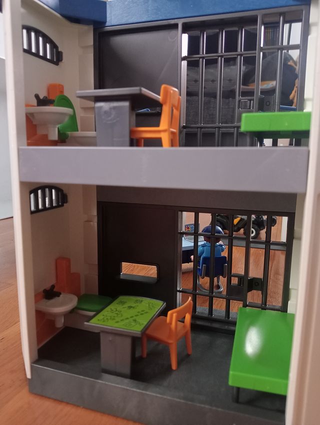 Set Playmobil comisaría + bomberos + ambulancia