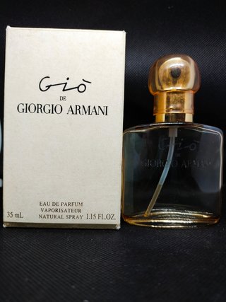 Bottiglie di profumo vuote