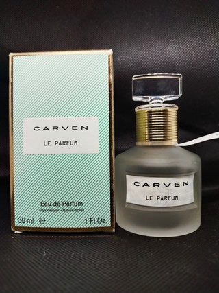 Bottiglie di profumo vuote