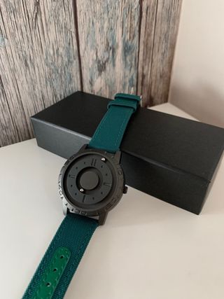 reloj magnético unisex