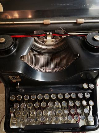 Maquina de escribir HISPANO OLIVETTI