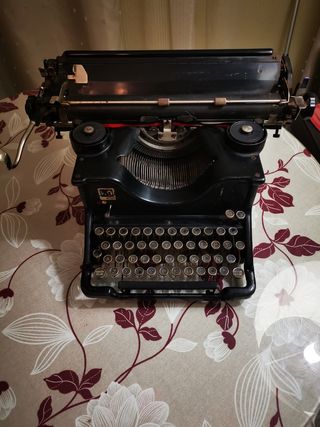 Maquina de escribir HISPANO OLIVETTI