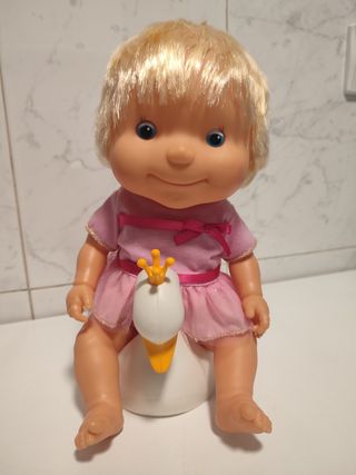 Muñecos Mila y Malo van al baño