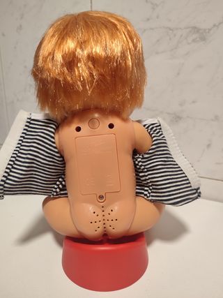 Muñecos Mila y Malo van al baño