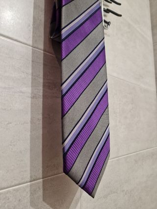 Corbata estilo rayado