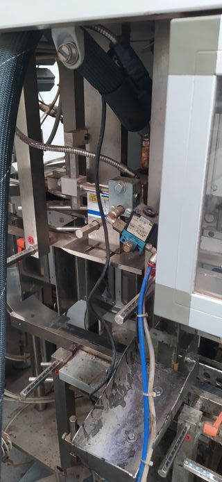 ENVASADORA MONODOSIS DE CAFÉ E INFUSIONES