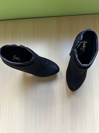 Botin negro usado 2 veces
