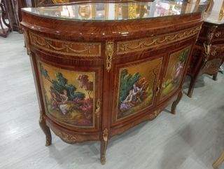 Aparador pintado al óleo con cristal