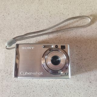 CAMARA DE FOTOS SONY CIBER SHOT 7.2