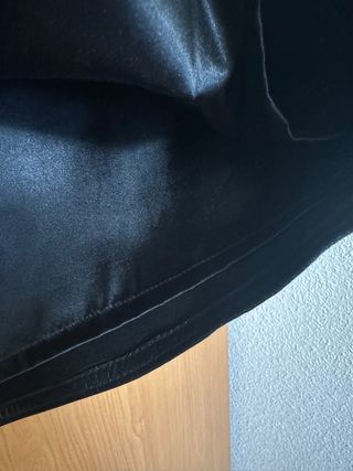 Falda de piel, color negro, talla 40, como nueva