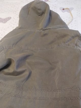 Cazadora forrada color caqui