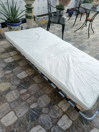 Somier Plegable y Portátil + Colchón