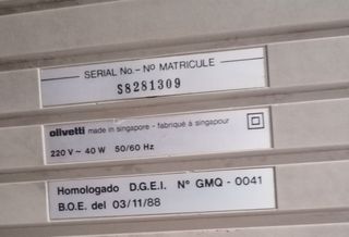 Máquina de escribir Olivetti eléctrica.