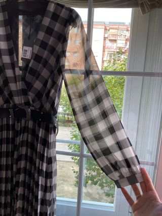 Vestido Maxi GUESS blanco y negro a estrenar TallM