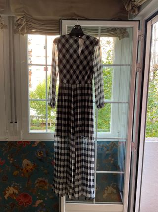 Vestido Maxi GUESS blanco y negro a estrenar TallM