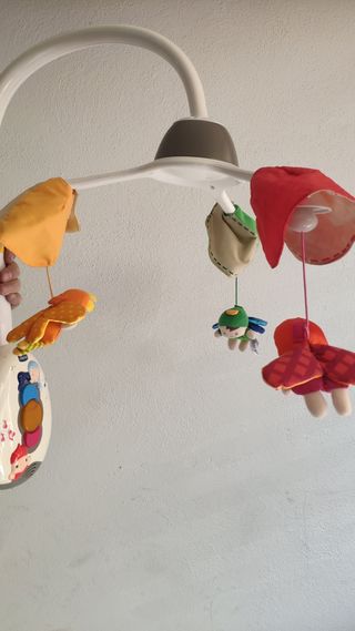 Carrusel para cama niño con luz y sonido